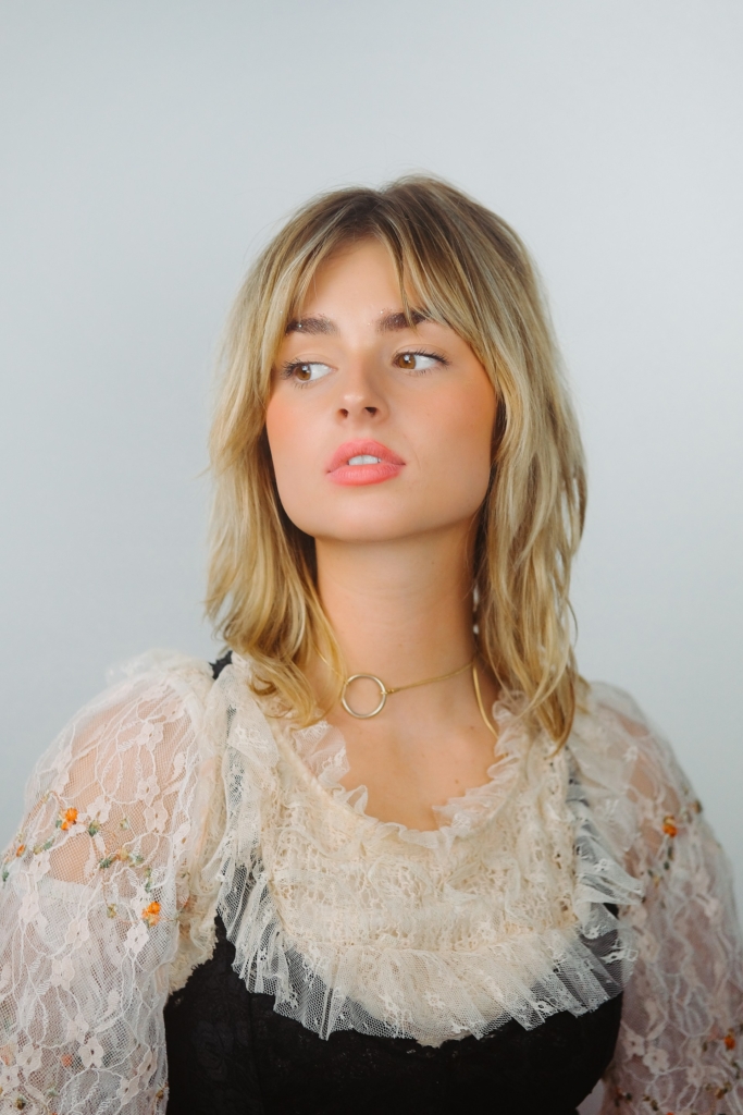 Nő divatfotózáson, portré