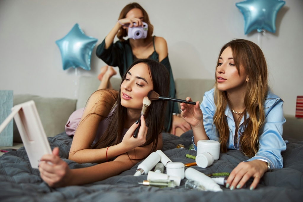 Viszlát por állagú sminkek: itt vannak a sokoldalú krémes textúrák