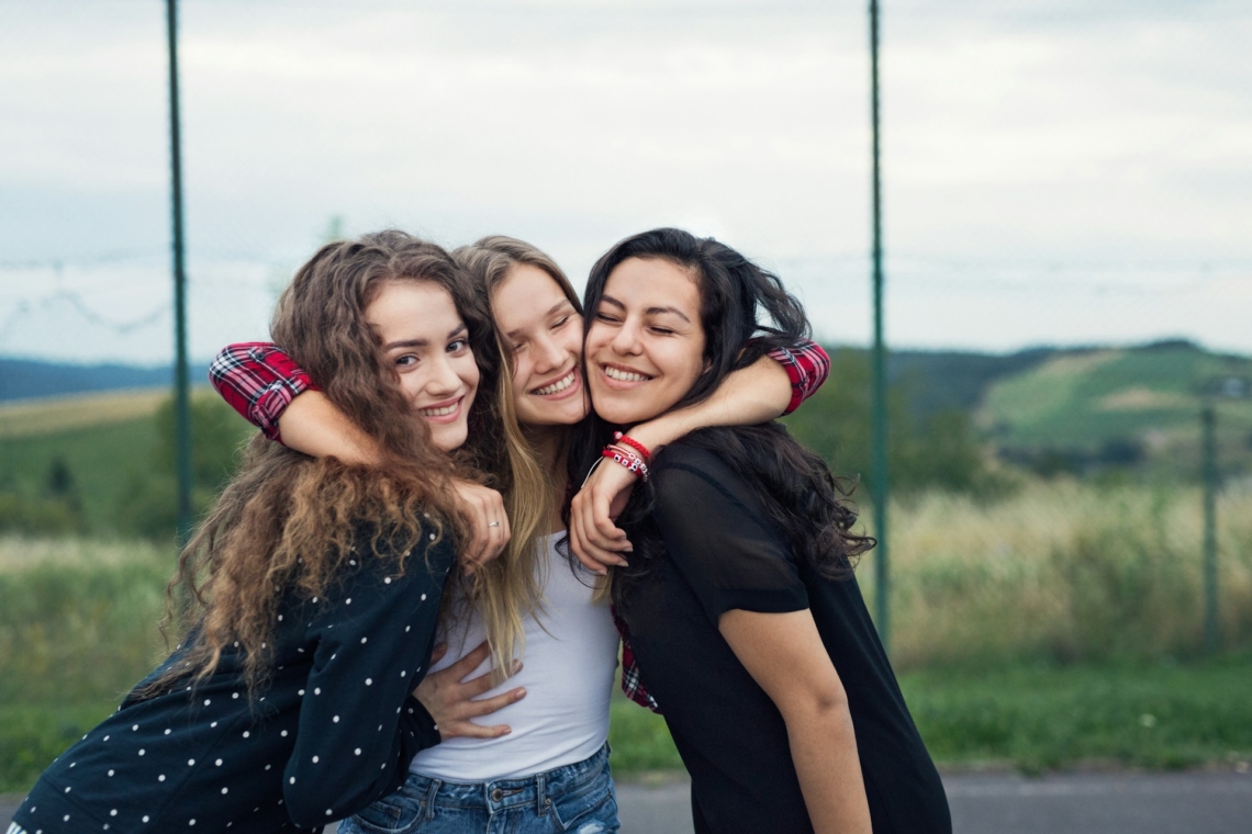 Nyáron te is könnyebben barátkozol? Így mélyülhetnek el a kapcsolataid ebben az időszakban