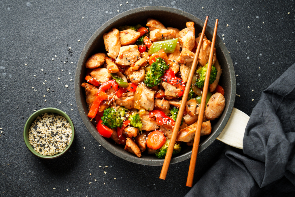 6 ízletes egyserpenyős recept, ami után mosogatni is alig kell