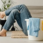 7 egyszerű trükk, amivel látványosan kevesebb por lesz ezentúl az otthonodban