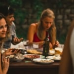 „Eszem ágában nincs már pakolni senki után” – Miért nem várnak már vendégeket a nők 30 év felett?