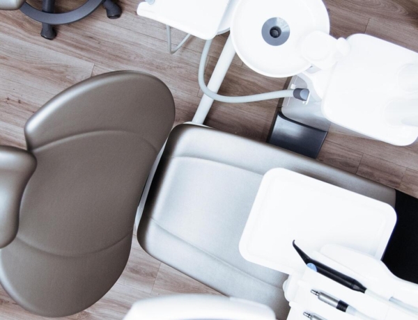 Mi az az All-on-4 implantáció és milyen előnyei vannak?