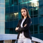 „Anyámnak 3 munkahelye volt” – A nők nem férfiasodnak, hanem túlélő üzemmódban vannak