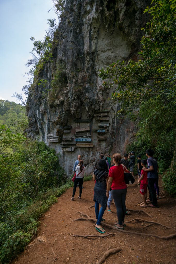 Ataúdes colgantes en Sagada, Filipinas