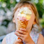 Így taníts pénzügyi tudatosságot a gyermekednek a nyári fagyivásárlások során