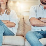A csendes düh a házasságban – Így mérgezi meg az intimitást a passzív-agresszív neheztelés