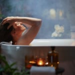 3 egyszerű esti rituálé, ami leveszi rólad a nap negatív energiáit