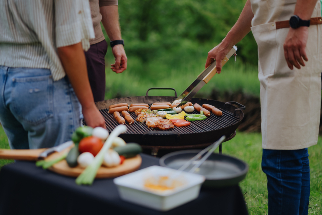 Ha csak a mosatlan tart vissza a grillezéstől: 4 tuti trükk, amitől mindig rendezett lesz a kerti sütögető