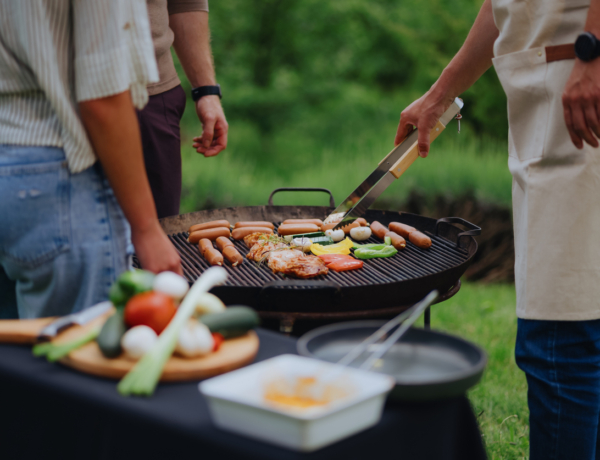 Ha csak a mosatlan tart vissza a grillezéstől: 4 tuti trükk, amitől mindig rendezett lesz a kerti sütögető