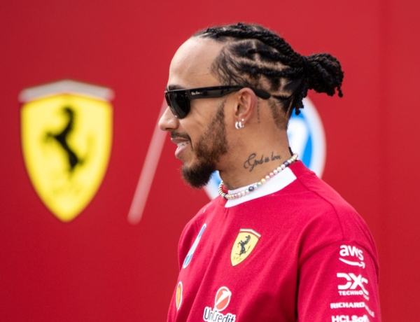 Lewis Hamilton mindent elért, mégis mert váltani – ezt tanulhatjuk a Forma-1 ikonjától