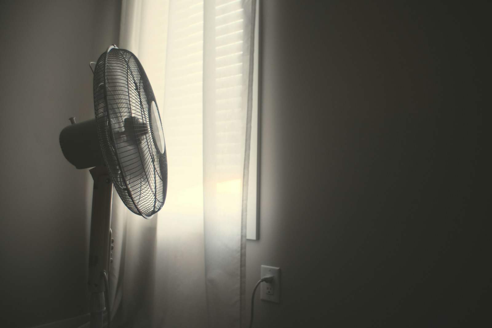 Egész nyáron bekapcsolva hagyod a ventilátort éjszaka? Ezért állítsd le