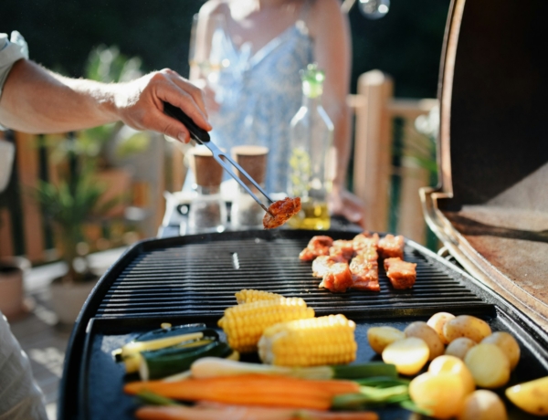 3 zseniális tárolási trükk, amivel elrejtheted a kerti grillsütőt