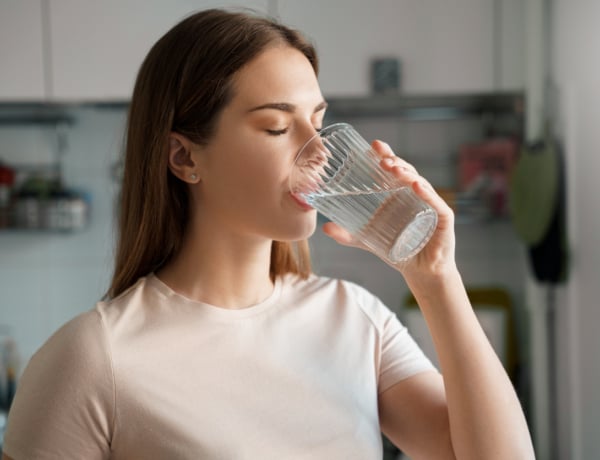 Ez történhet a veséiddel, ha nem iszol elég vizet – új kutatás figyelmeztet