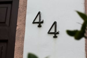 444 jelentése: mit üzen ez a tükörszám és mit tegyél, ha meglátod