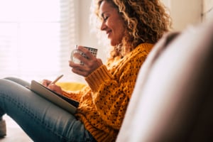 Viszlát, nyári stressz! 5 egyszerű őszi rituálé, ami egyensúlyba hozza a csakráidat