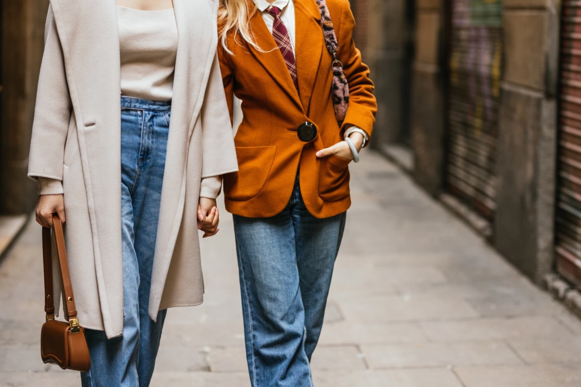 A farmer és blézer örök párosa: így viseld elegánsan idén ősszel