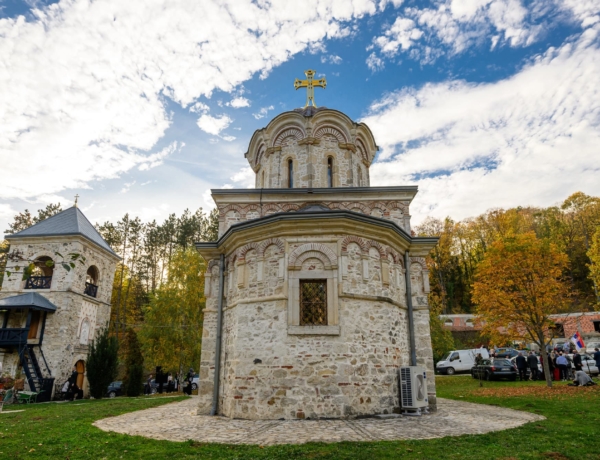 Tizenhat kolostor bújik meg Novi Sad közelében – fedezd fel ősszel a Fruška Gora-t