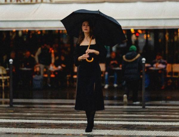 6 outfit ötlet esős időre, ami még sosem hagyott cserben – téged sem fog!