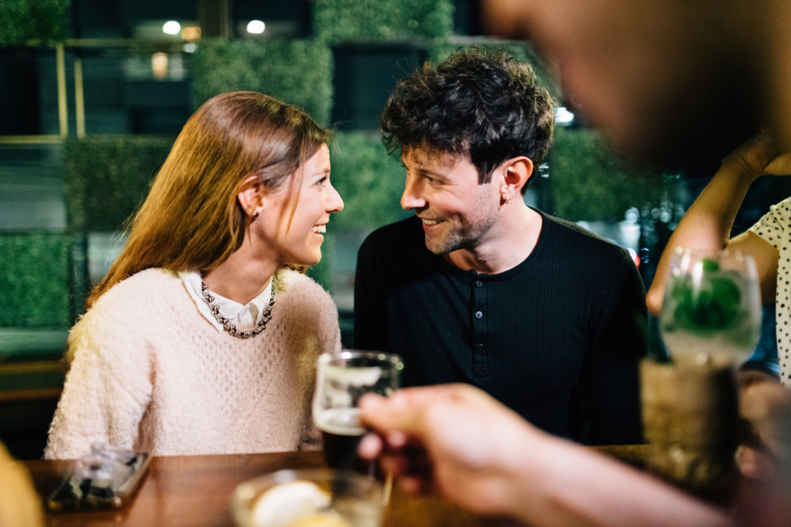 5 jel, hogy a randipartnered nincs túl az exén