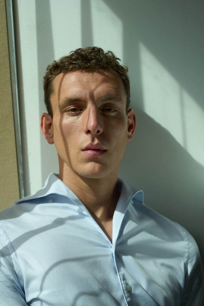 Férfi profil