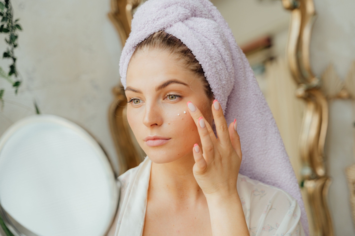 Retinol-szendvics: tényleg megvédi a bőröd az irritációtól, vagy gyengíti a hatást?