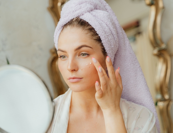 Retinol-szendvics: tényleg megvédi a bőröd az irritációtól, vagy gyengíti a hatást?