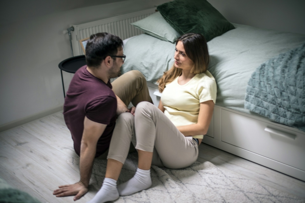 „Hagytam, hogy a csajom egyedül cipekedjen a lépcsőn” – mikor döbbentél rá, hogy már nem szereted a párod?