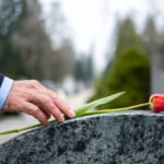 „A nagynéném temetésén egy férfi azt mondta, én vagyok a lánya” – a mondat, ami mindent felforgatott