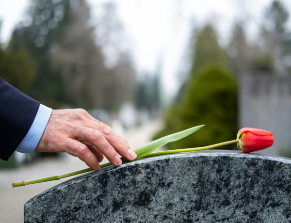 „A nagynéném temetésén egy férfi azt mondta, én vagyok a lánya” – a mondat, ami mindent felforgatott