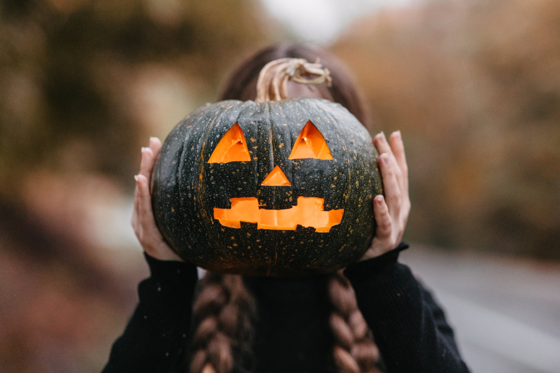 Mennyire ismered a halloweeni babonákat és szokásokat? Tedd próbára a tudásod!