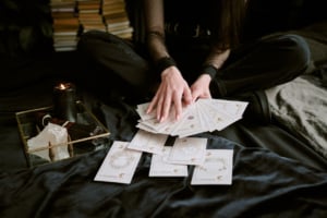 Uralkodó a tarot-ban: ezt üzeni a kártya a szerelemről, a pénzről és az életed irányításáról