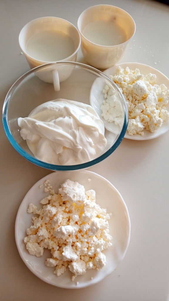 Túró és tejföl